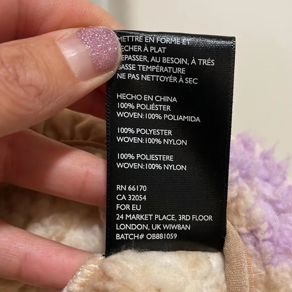 Urban Outiftters woman’s fuzzy pullover jacket - Picture 10 of 10